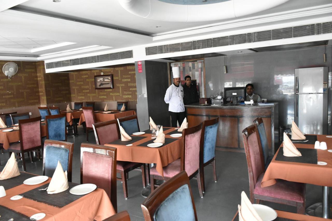 Hotel Lohias Delhi Airport Nova Deli Exterior foto